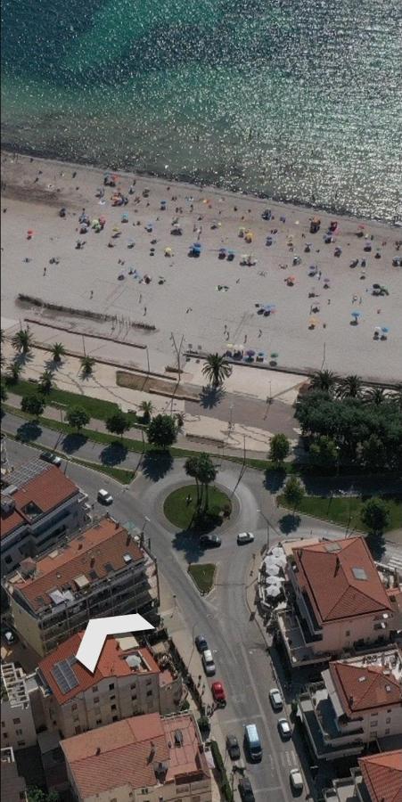 Orange Sunset, Seaview & Beach Front ألغيرو المظهر الخارجي الصورة